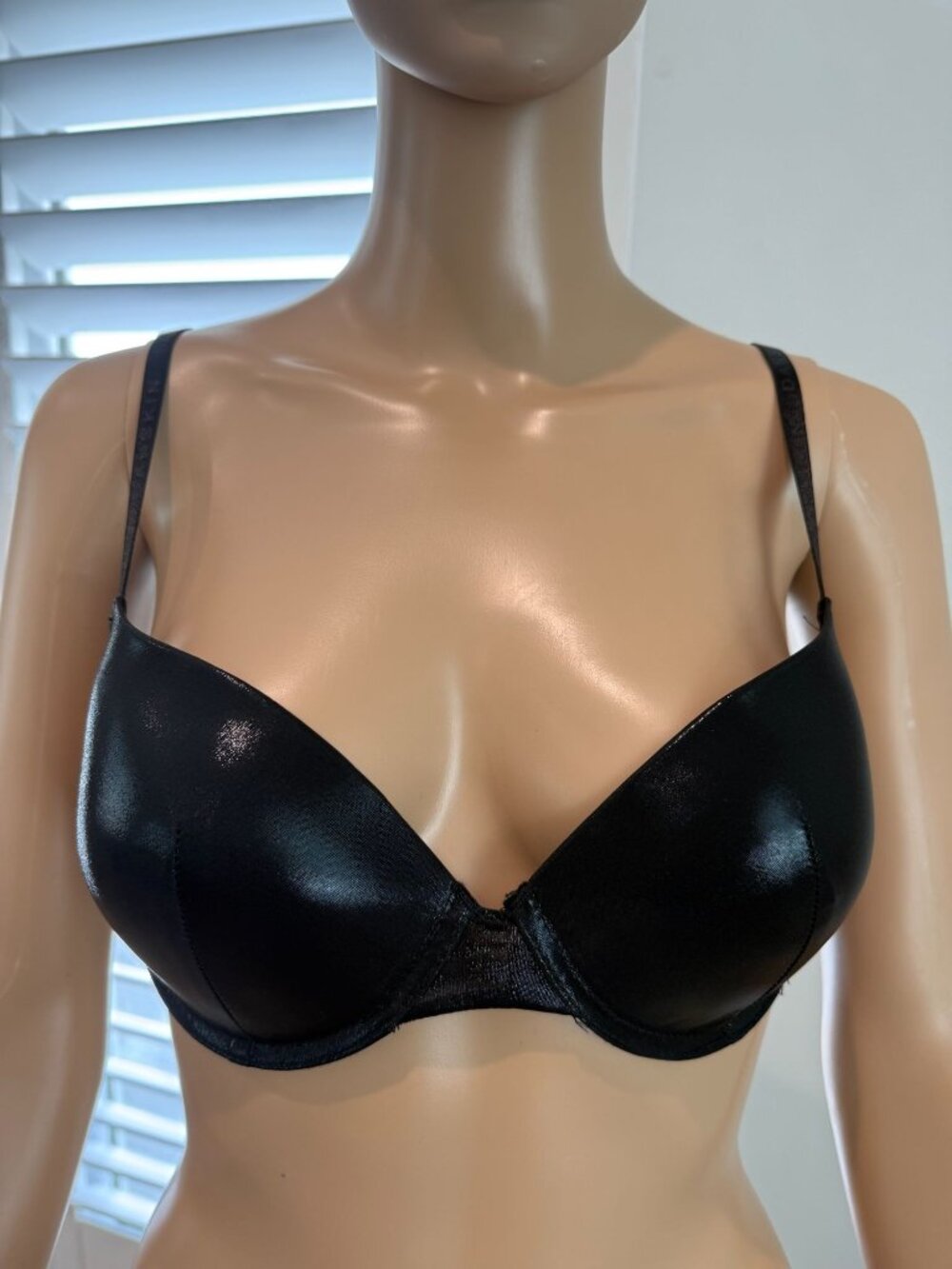Danskin Metallic Black Padded Underwire T-Shirt Bra Size 34C Molded Cup
